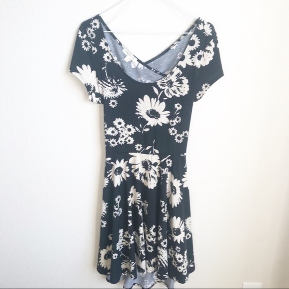 Love Fire short flower dress, L, cut out back